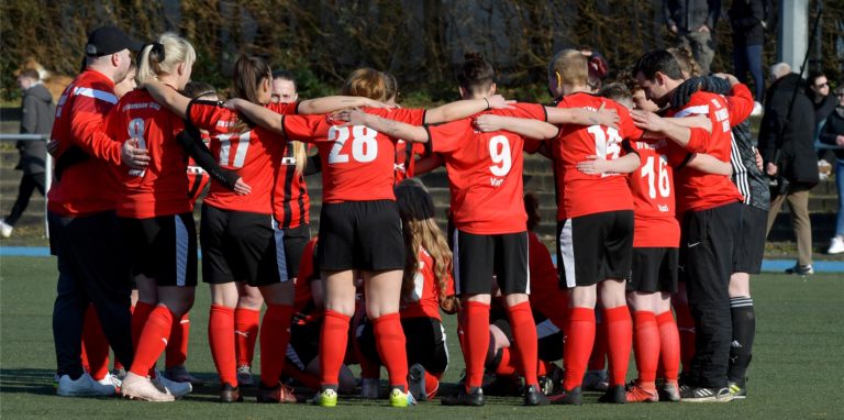 Für die Damen des BV Brambauer war die Partie gegen Borussia Dortmund ein echtes Spektakel.