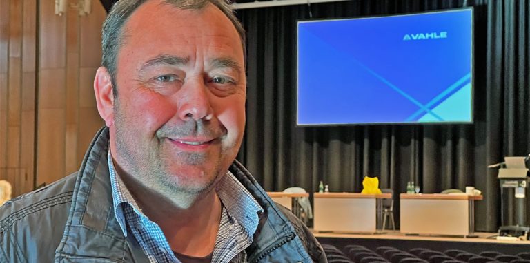 Dietmar Hupe gibt den Vorsitz des Betriebsrats nach 16 Jahren auf. Der 55-jährige Methleraner ist seit 1983 in Kamens Vorzeigeunternehmen beschäftigt. Das Unternehmen steht seinen Angaben nach zurzeit sehr gut da: „Die Zahlen sind Bombe!“