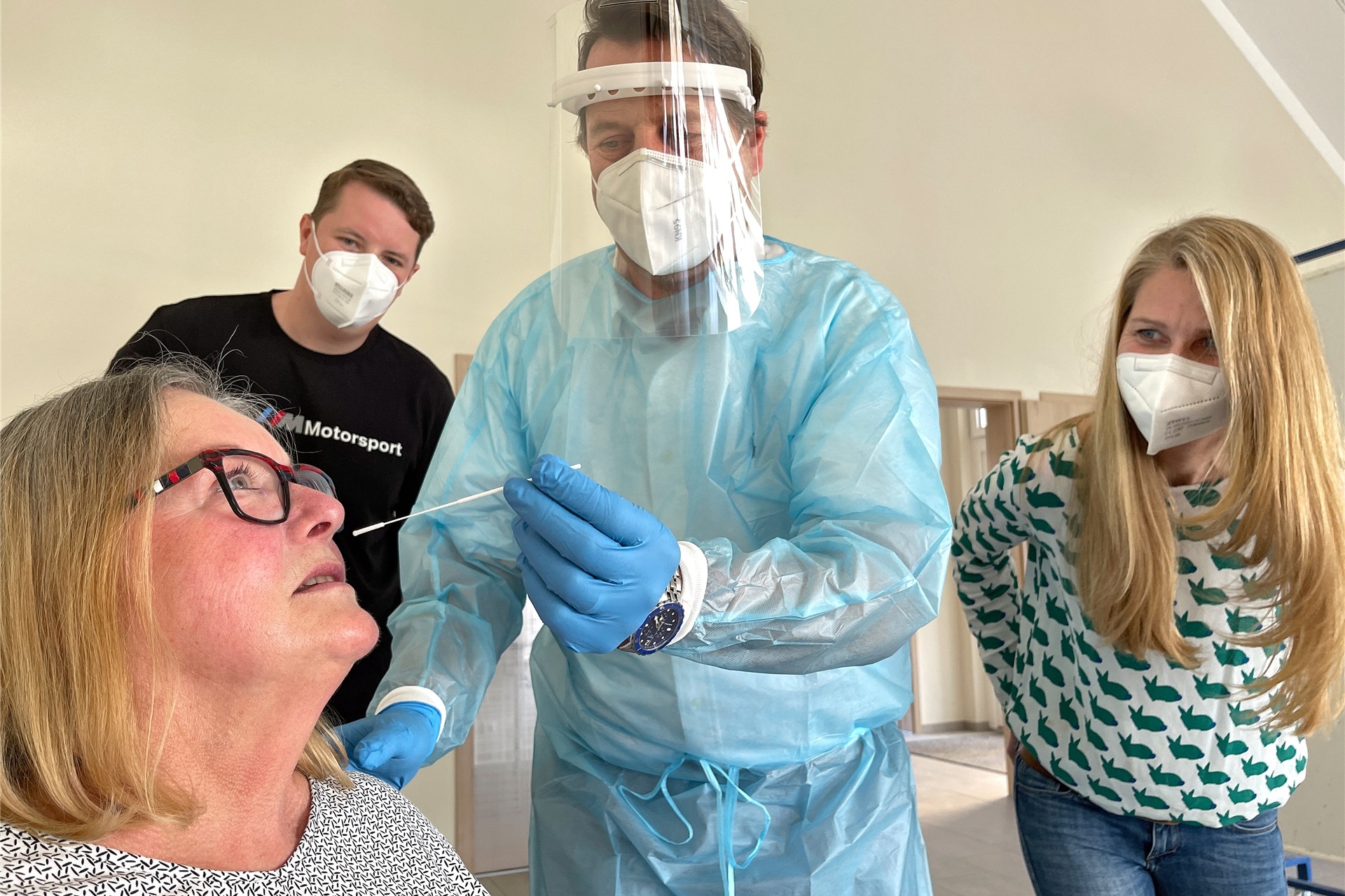 Weil weiterhin viel getestet wird, registrieren die Gesundheitsämter ohne Unterlass auch immer noch zahlreiche Corona-Infektionen. Im Kreis Unna ging der Inzidenzwert indes am Wochenende etwas zurück.