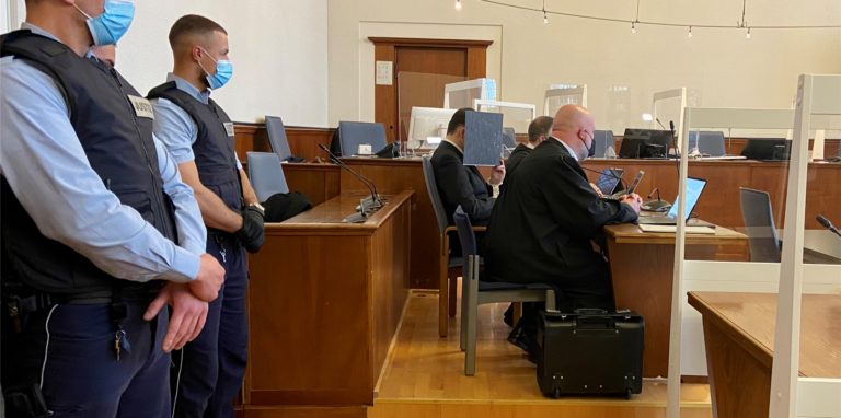 Vor dem Landgericht Dortmund muss sich ein 28-Jähriger wegen Mordes verantworten.