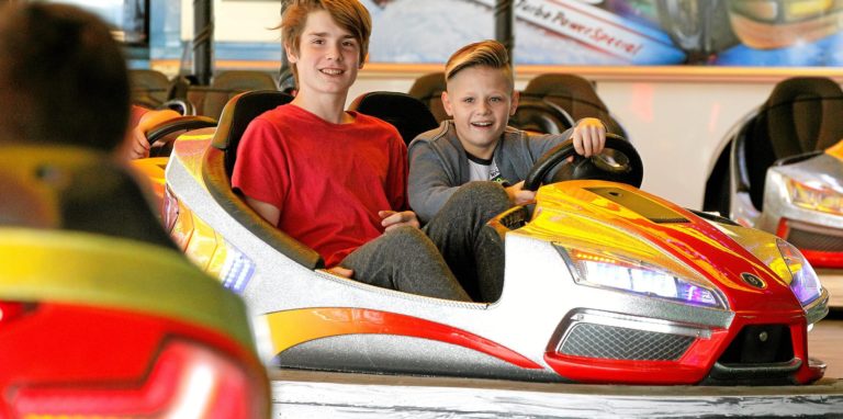 Endlich wieder Autoscooter: Die Kirmes in Bergkamen findet nach zweijähriger Coronapause statt.
