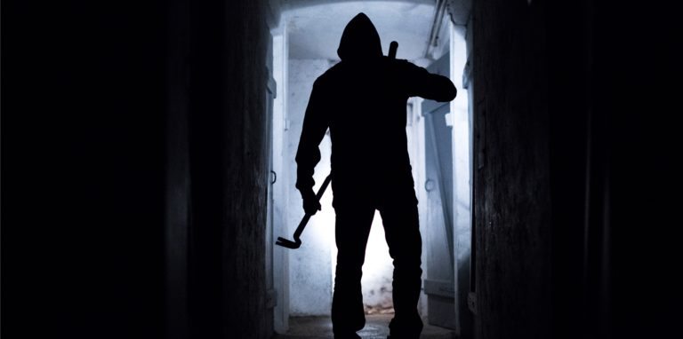 Jeweils mehr als 40 Prozent der Befragten gaben an, Sorge zu haben, einmal von Gewalttätigkeit und Körperverletzung, einem Wohnungseinbruch oder von Betrügereien betroffen zu sein.