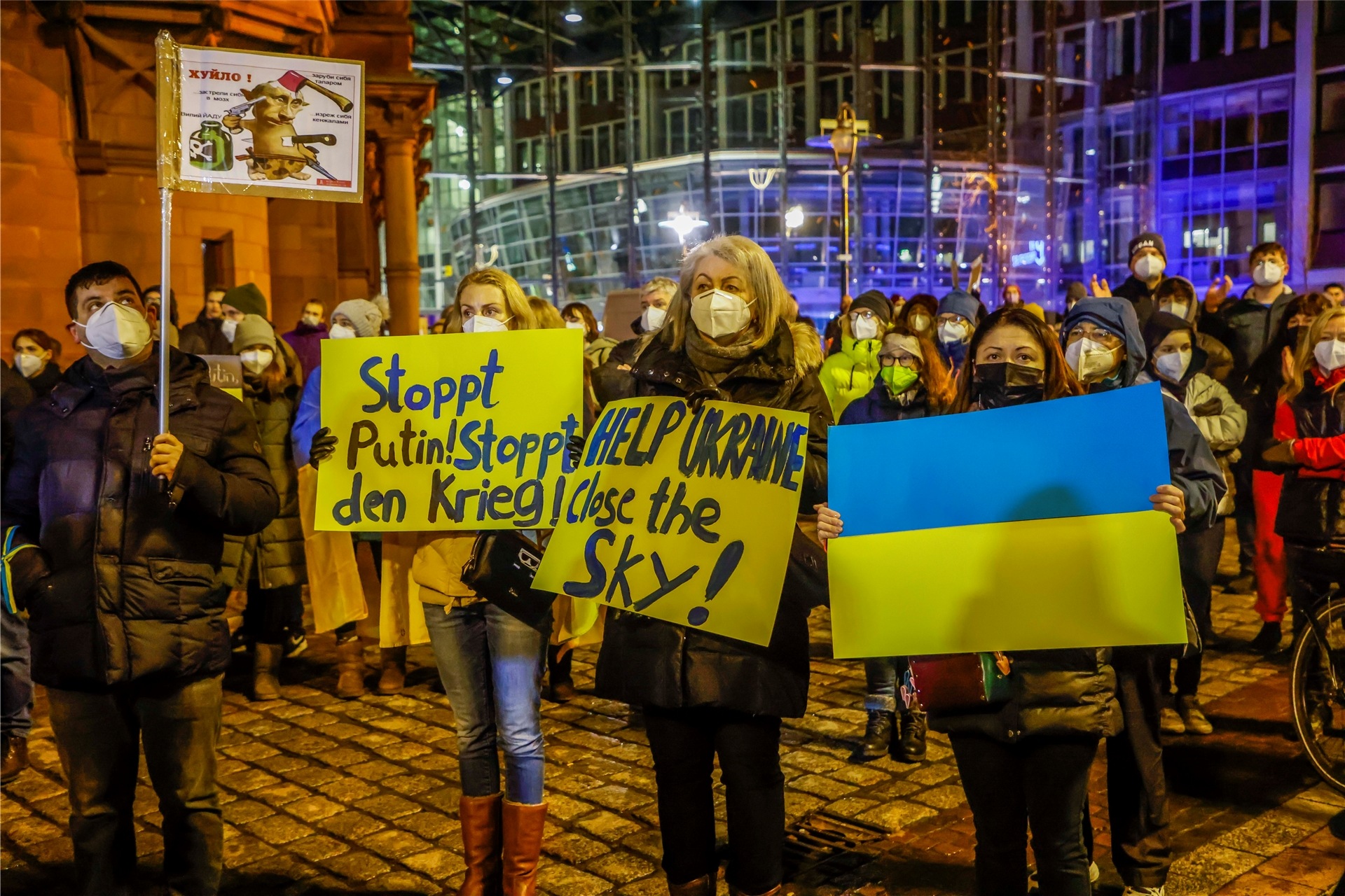 Seit vergangener Woche herrscht Krieg in der Ukraine. Viele Menschen solidarisieren sich mit den vom Krieg betroffenen Menschen und wollen spenden.
