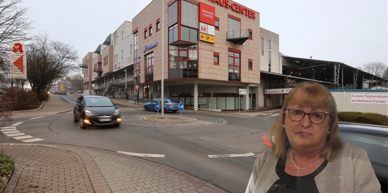 Mechthild Milde gehört zu den Ladenbetreibern, die im Rathaus-Center ausharren. Es gibt auch Kündigungen: Aber es laufen noch Verhandlungen.