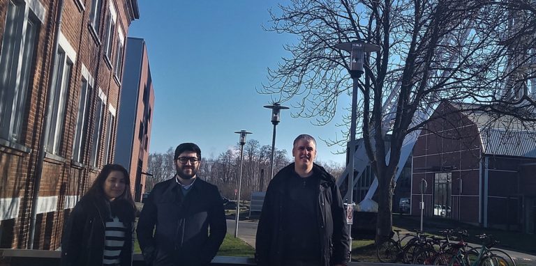 Safaa Hoblos (28), Hüseiyn Igci (30) und Dietrich Dietz (46) sind Existenzgründer und Neu-Mieter im Lüntec.