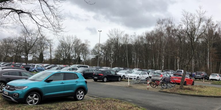 Auf einem Parkplatz des LAFP in Bork soll eine große Unterkunft für Flüchtlinge entstehen.