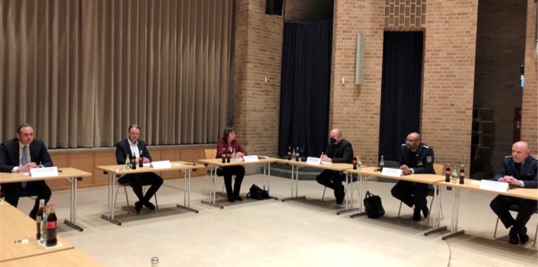 Die Pressekonferenz im Selmer Bürgerhaus läuft.