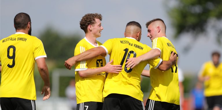 Die Mannschaft von Westfalia Vinnum möchte am Wochenende wieder jubeln. Einen Spieler würde es besonders freuen.