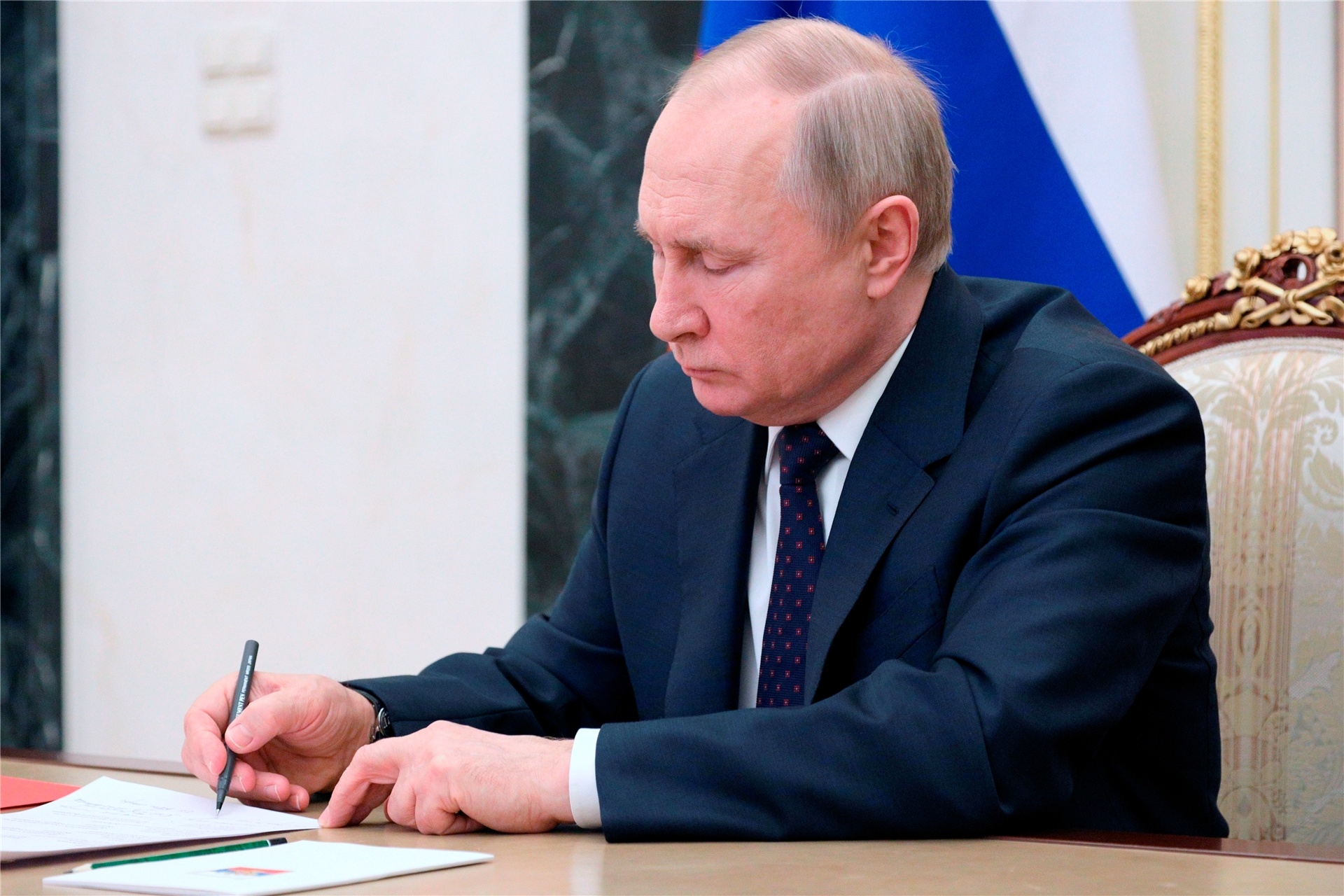 Westliche Experten fürchten Putin könnte bald zu nuklearen Waffen greifen.