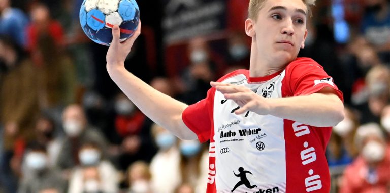 Jan Holtmann von der HLZ Ahlener SG hat kuriose Handball-Wochen hinter sich.