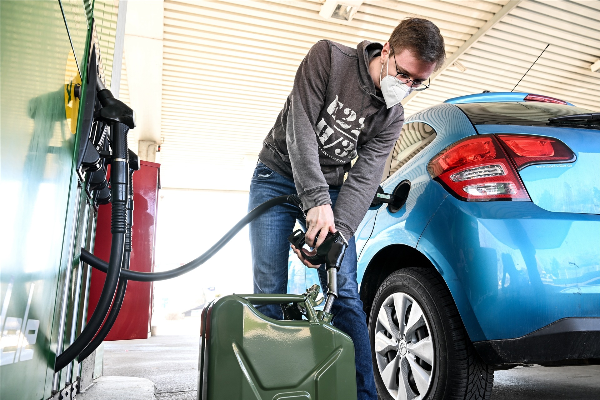 Der Tankpreis ist in den vergangenen Wochen enorm gestiegen. Kriminelle klauen deshalb immer häufiger Sprit, meint ein Sprecher des Bundesverbandes Güterkraftverkehr Logistik und Entsorgung (BGL).
