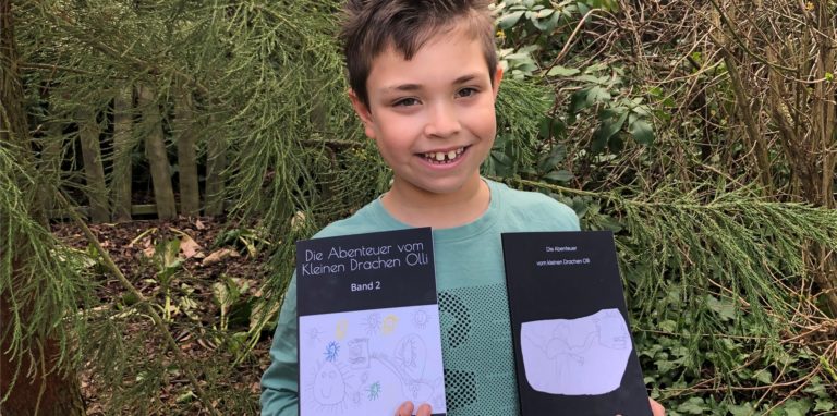 Tom Weiß hat im Alter von acht Jahren bereits zwei Bücher veröffentlicht.