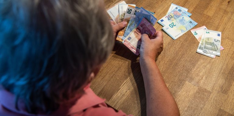 Die Renten sollen zum 1. Juli um 5,35 Prozent in Westdeutschland und um 6,12 Prozent in Ostdeutschland steigen.