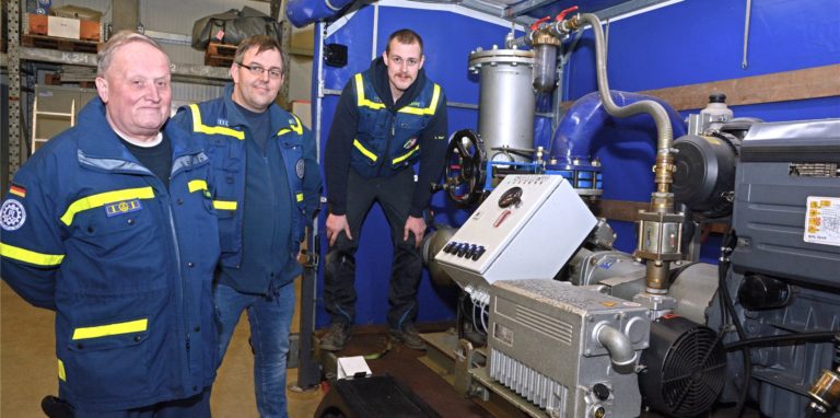 Siegfried Wingenfeld (v.l.), Marcel Drüker und Laurin Tappe gehören zu den mehr als 60 aktiven Mitgliedern des THW-Ortsverbands Werne.