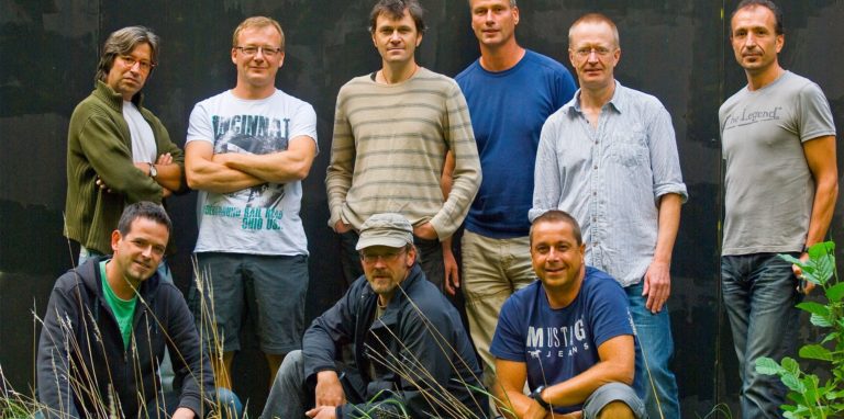 Die Band „The Dangerous Kitchen“ spielt in der Heide-Kneipe.