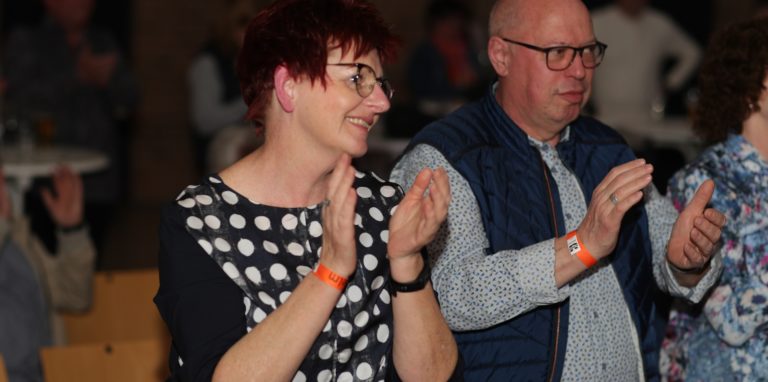 Gute Stimmung beim Selmer Benefizkonzert für Flüchtlinge in der Ukraine.