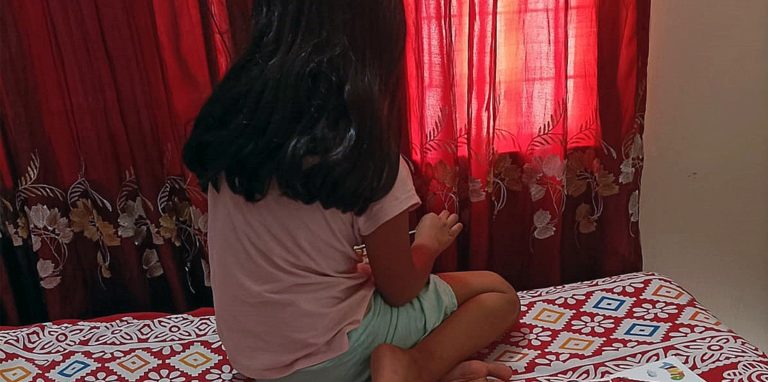Ein sechsjähriges Mädchen ist im Januar nach Bangladesch abgeschoben worden. Der Kreis Unna hat den Arbeitskreis Asyl, der die Abschiebung für unzulässig hält, abgemahnt.