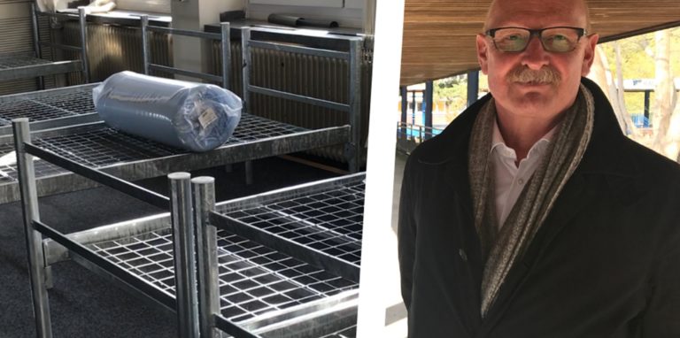 Einige Räume in der baldigen Unterkunft an der Sckellstraße sind bereits komplett eingeräumt. Sozialamtsleiter Jörg Süshardt hat erklärt, wie viele Plätze die Stadt Dortmund geschaffen hat.