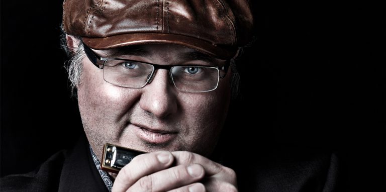 Der Dortmunder Singer/Songwriter und Blues-Musiker Chris Kramer