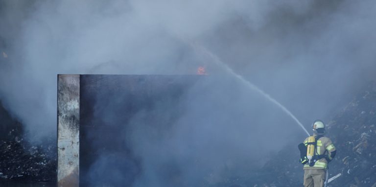 Auf dem Gelände des GWA-Wertstoffhofes in Ostbüren hatte sich vor einigen Tagen ein Großbrand ereignet.