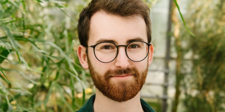 Michael Röls kandidiert für die Grünen in Dortmund bei der Landtagswahl. Mitglieder seines Teams sind in der Nacht zu Samstag (2.4.) massiv von Neonazis bedrängt worden.