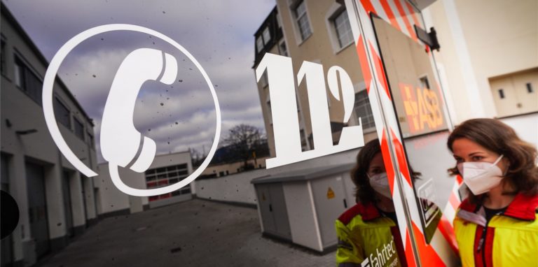 Ein Rettungswagen wurde in Werne mit Steinen beworfen.