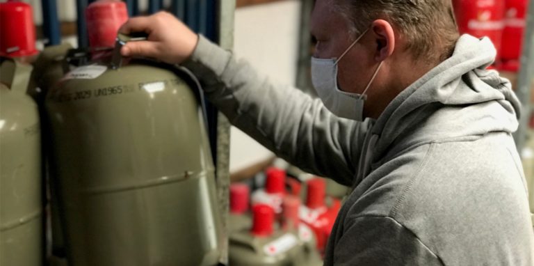 Eine Gasflasche, zum Beispiel für den Grill zuhause? Das wird 2022 deutlich teurer als noch 2021.