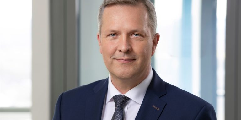 Bürgermeister Jürgen Kleine-Frauns im Frühjahr 2021 zu Beginn seiner zweiten Amtszeit. Damals war die Beziehung zur GFL deutlich abgekühlt. Jetzt hat er die Wählergemeinschaft verlassen.