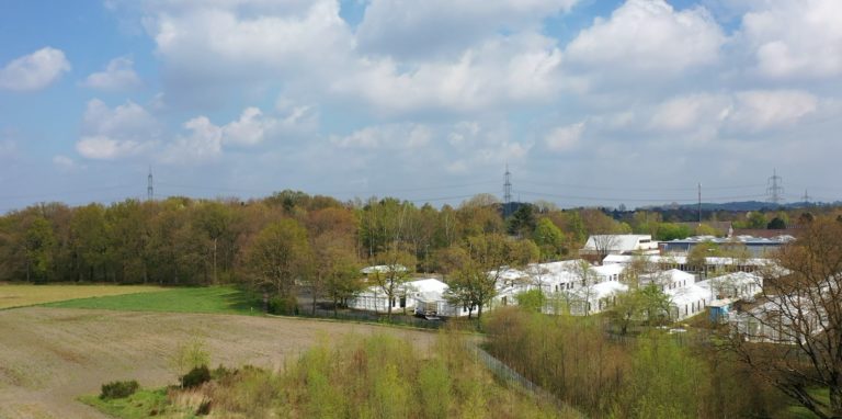 Auf einen Parkplatz des LAFP in Bork entsteht gerade die neue Notunterkunft für Flüchtlinge aus der Ukraine.