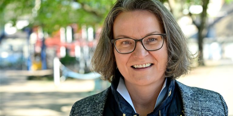 Ina Scharrenbach (CDU) ist Ministerin für Heimat, Kommunales, Bau und Gleichstellung im Land NRW. Im Wahlkreis Unna II kandidiert sie für den Landtag. Sie sagt: „Politik soll den Menschen das Leben leichter machen“.