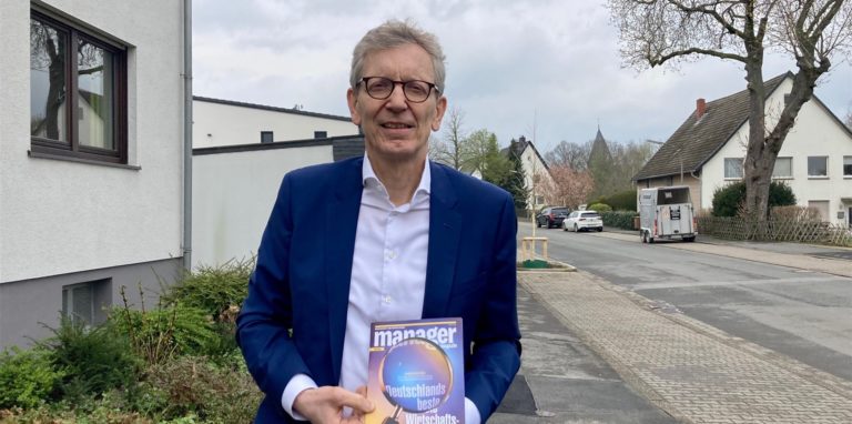 Wirtschaftsprüfer Dirk Schulte-Uebbing freut sich über die Aufnahme in die Bestenliste des „Manager Magazins“.