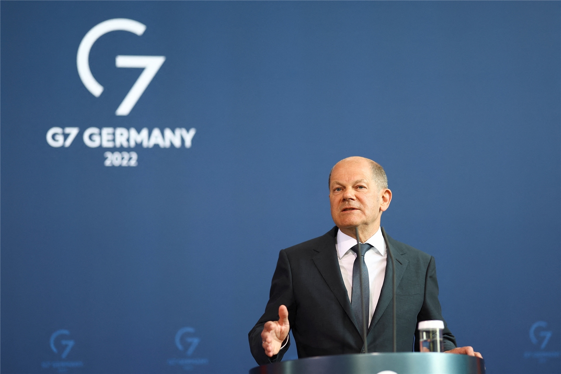 Bundeskanzler Olaf Scholz (SPD) sichert der Ukraine weitere Hilfen zu.