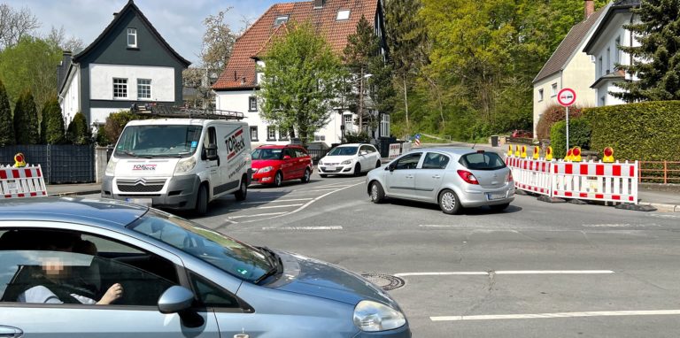 Der Hirschberg in Fröndenberg ist wieder befahrbar. Die Sperrung wurde am Freitag (22. April) wieder aufgehoben.
