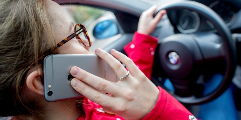 Die Polizei hat am Montag schwerpunktmäßig Verstöße gegen das Verbot von Handy-Nutzung am Steuer untersucht.