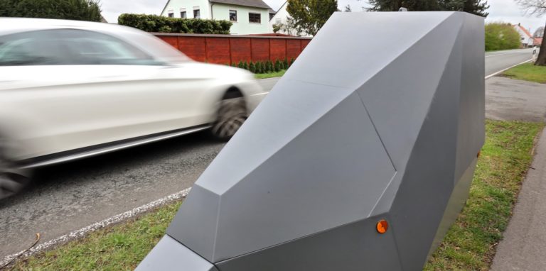 Aus seinem Tarngehäuse heraus hatte der Kontrollapparat eine Woche lang den Verkehr auf der Hammer Straße im Unnaer Norden im Blick. Die Tempokontrolle hat sich gelohnt.