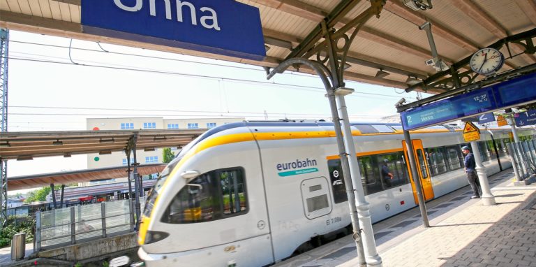 Die Eurobahn (Archivbild) kündigt Baumaßnahmen auf der RB59-Linie an. Das betrifft auch die Halte in Holzwickede und Unna.