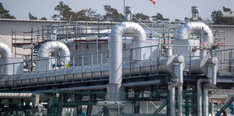 Blick auf Rohrsysteme und Absperrvorrichtungen in der Gasempfangsstation der Ostseepipeline Nord Stream 1 und der Übernahmestation der Ferngasleitung OPAL (Ostsee-Pipeline-Anbindungsleitung) in Lubmin.