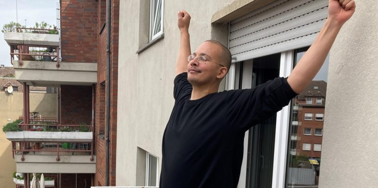 Unser Autor Mahad Theurer hat zwei Nächte im Schlaflabor verbracht. Nach der zweiten Nacht fühlt er sich tatsächlich erholter.