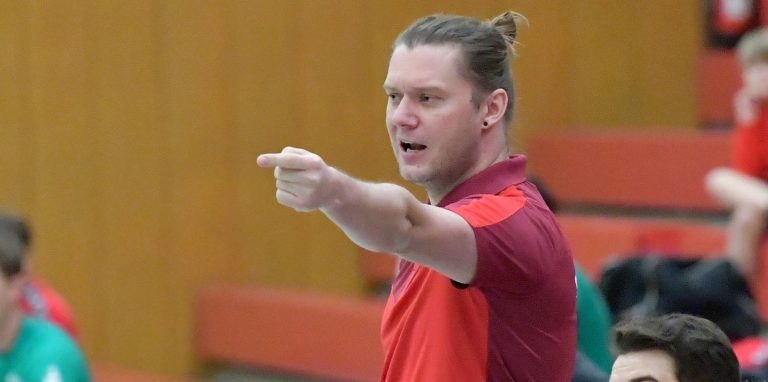 Trainer Björn Grüter und der VfL Brambauer mussten sich am Samstag dem VfL Kamen geschlagen geben.