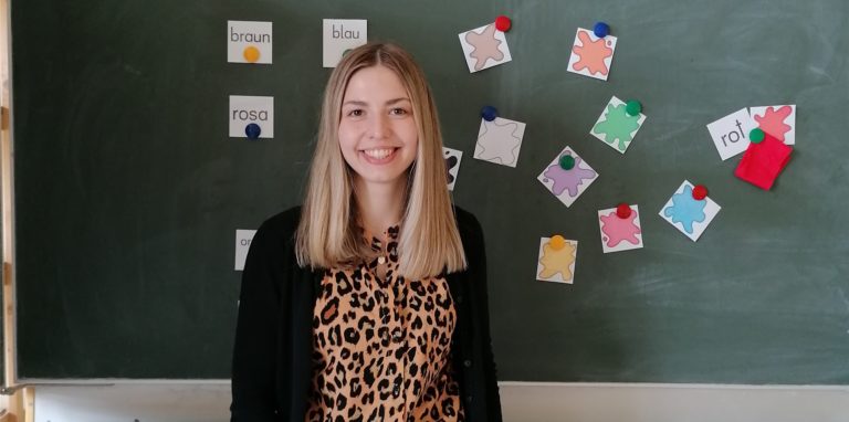 Katharina Eckert unterrichtet an der Gemeinschaftsgrundschule in Fröndenberg und kümmert sich dort um geflüchtete Schülerinnen und Schüler aus der Ukraine.