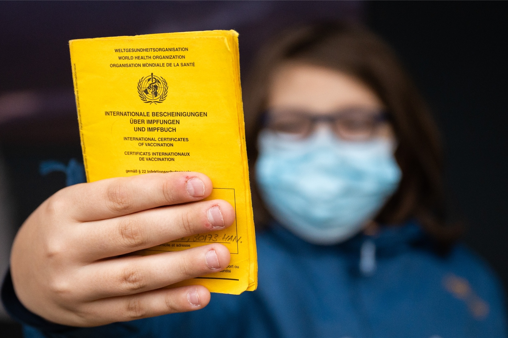 In mehreren Städten gab es eine Razzia gegen mutmaßliche Impfpassfälscher.