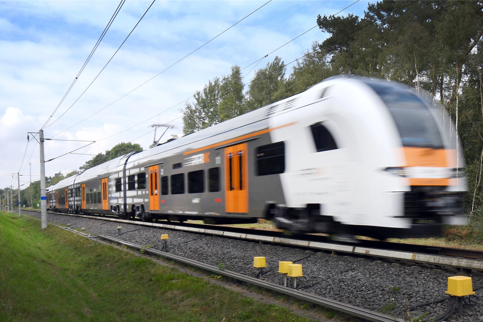 Angriff auf Zugbegleiter: In einer Regionalbahn (Symbolfoto) hat es einen Zwischenfall mit einem mutmaßlichen Schwarzfahrer gegeben, der aggressiv wurde.