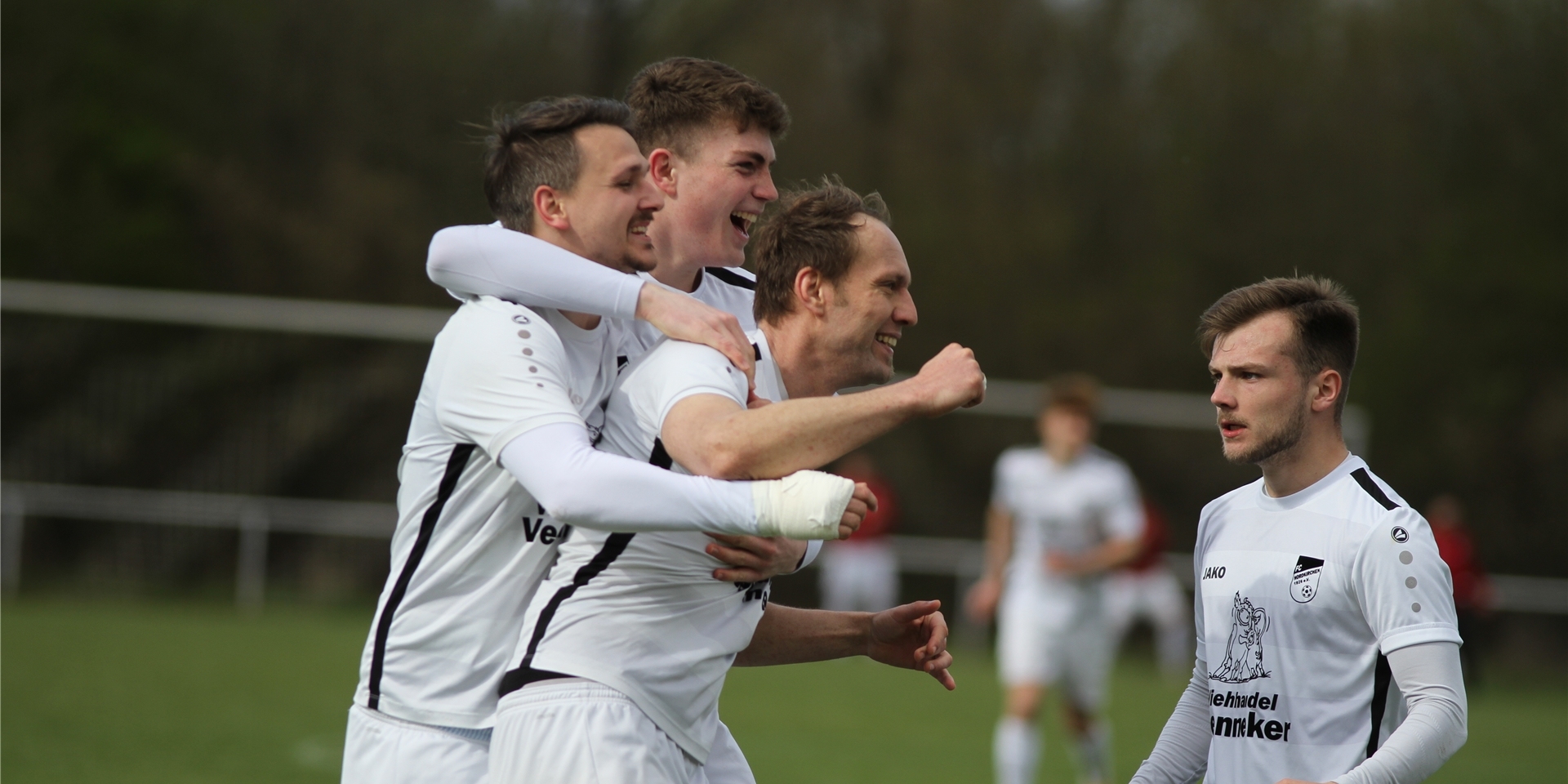 Joachim Mrowiec (v.l.), Lukas Bregenhorn, Florian Fricke, Linus Hensler können schon am Sonntag den Landesliga-Aufstieg mit dem FC Nordkirchen klarmachen.