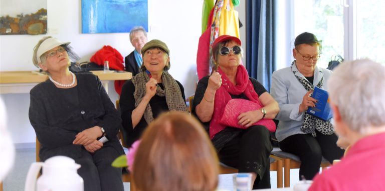 Im Juni 2019, vor der Corona-Pandemie, war das Seniorentheater im evangelischen Gemeindehaus Villigst zu Gast. Seit Frühjahr 2020 gab es Corona-bedingt nur wenige Veranstaltungen.