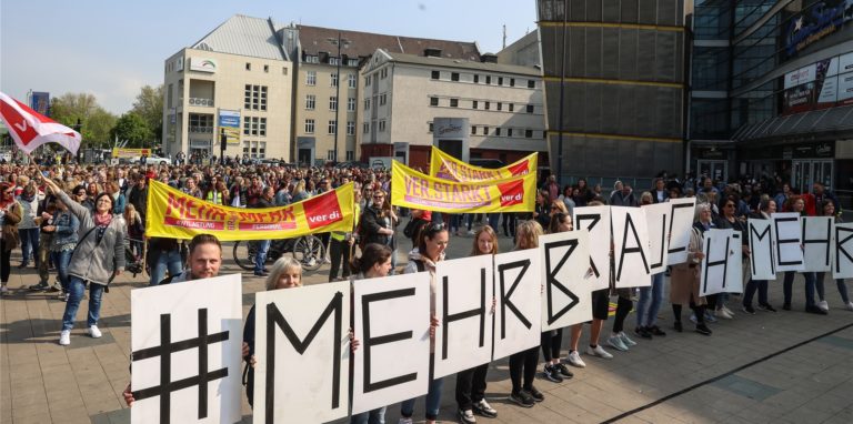 Am 4. Mai gab es zuletzt einen Warnstreik mit Demonstration der Beschäftigten im Sozial- und Erziehungsdienst in Dortmund.