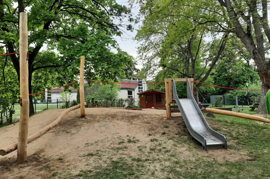 Die neue Kletteranlage der Kita Zwergengarten weckt die Abenteuerlust der Kinder. Die neue Kletteranlage der Kita Zwergengarten weckt die Abenteuerlust der Kinder.