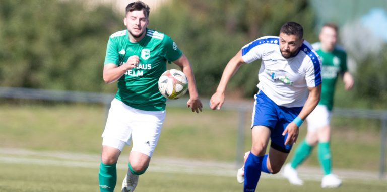 Niklas Neumann (l.) traf für die SG Selm doppelt.