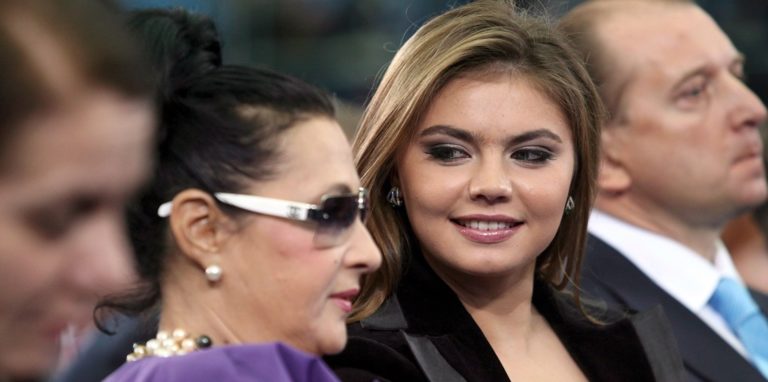 Alina Kabajewa (r.) soll seit 2008 an der Seite von Wladimir Putin sein und gemeinsam mit ihm Kinder haben.