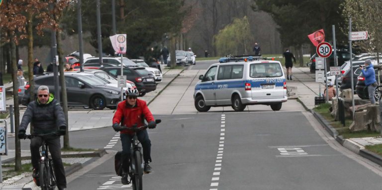 Polizei kontrolliert Raser