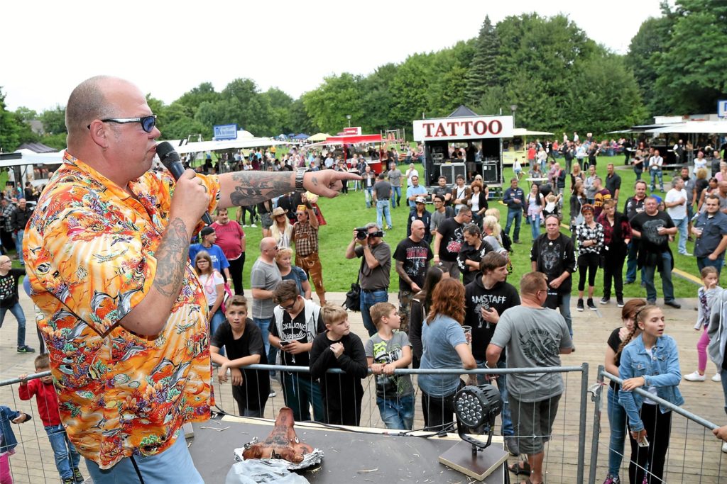 Olaf Kraus versteigert im August wieder einen Schweinekopf zugunsten des Tierschutzvereins: Die Tattoo-Party in Königsborn ist für den 6. August geplant.